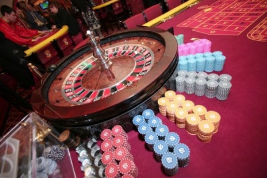 Основные отличия бинарных опционов от трейдинга на форексе и азартных игр - гемблинга